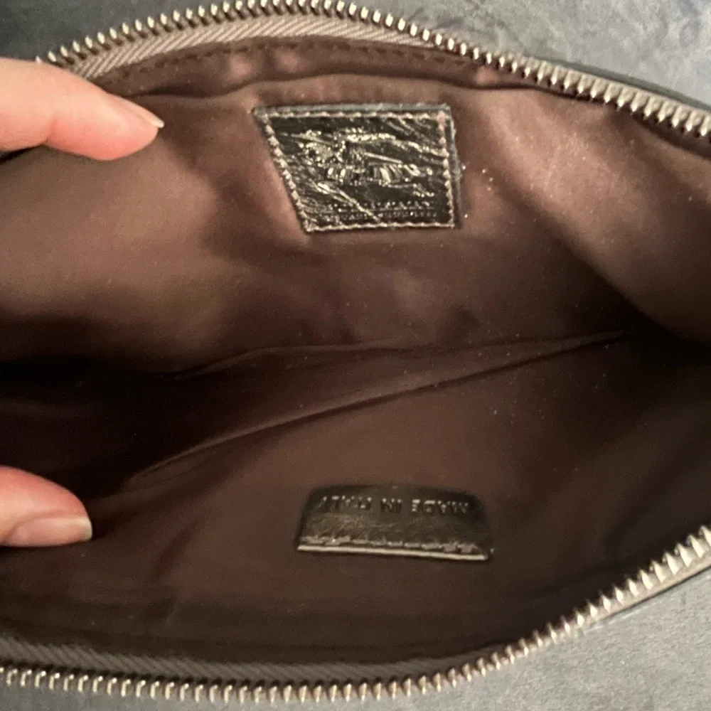 Burberry clutch with wrist strap-pewter quilted leather - Picture 8 of 11